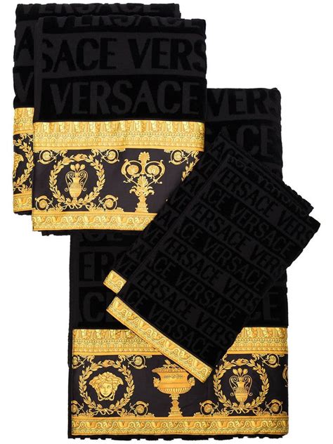 badehandtuch versace|Versace bath linen set.